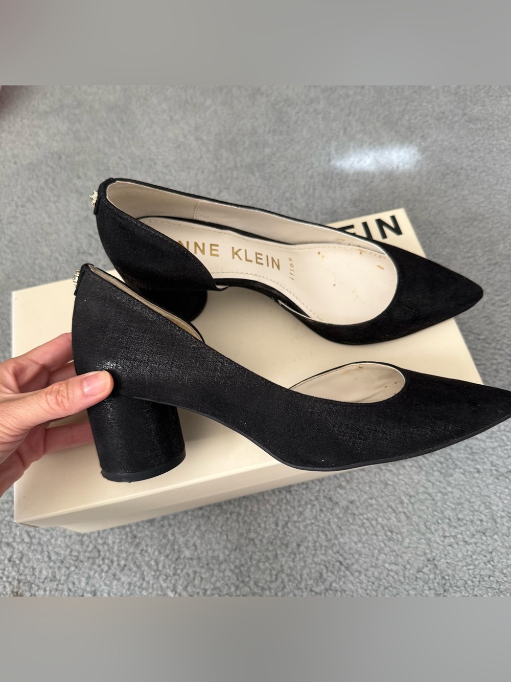 Ann Klein Necessity Black Pointed Shimmery Block Heel Pumps Size 6 Euc